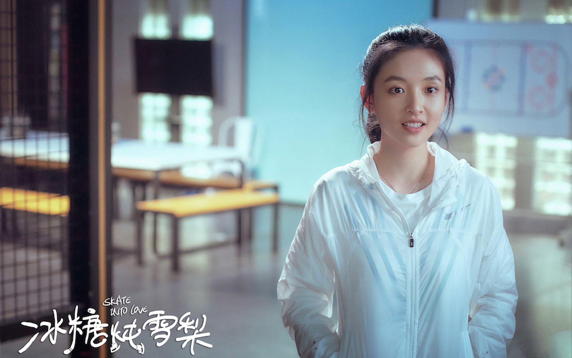 开云网页版-客队在比赛中展现出了惊人的攻击力，客队的球队席应位于记录台同方向的( )